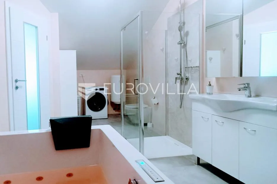 renovirana kamena kuća u okolici pule - slika 6