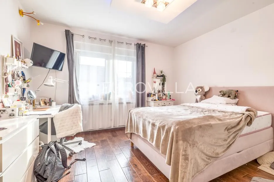 zagreb, dubrava, prekrasna kuća 250 m2, 2 garažna parkirna mjesta - slika 9