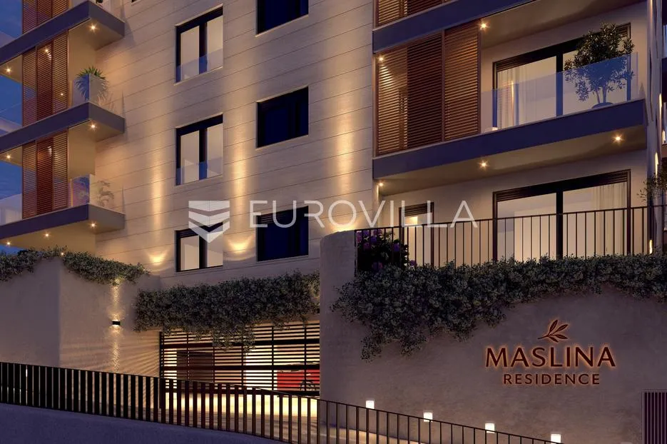 split, visoka, novogradnja s vrtom - slika 17
