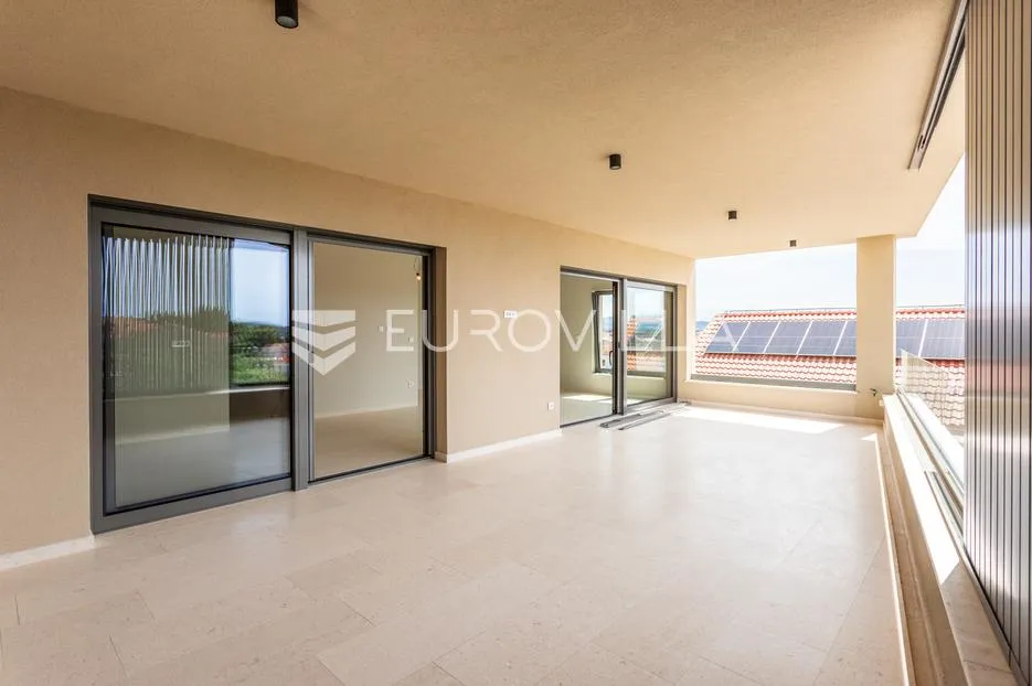 vodice, luksuzan trosoban penthouse, 157,59 m² s panoramskim pogledom na more i prostranim terasama - slika 2