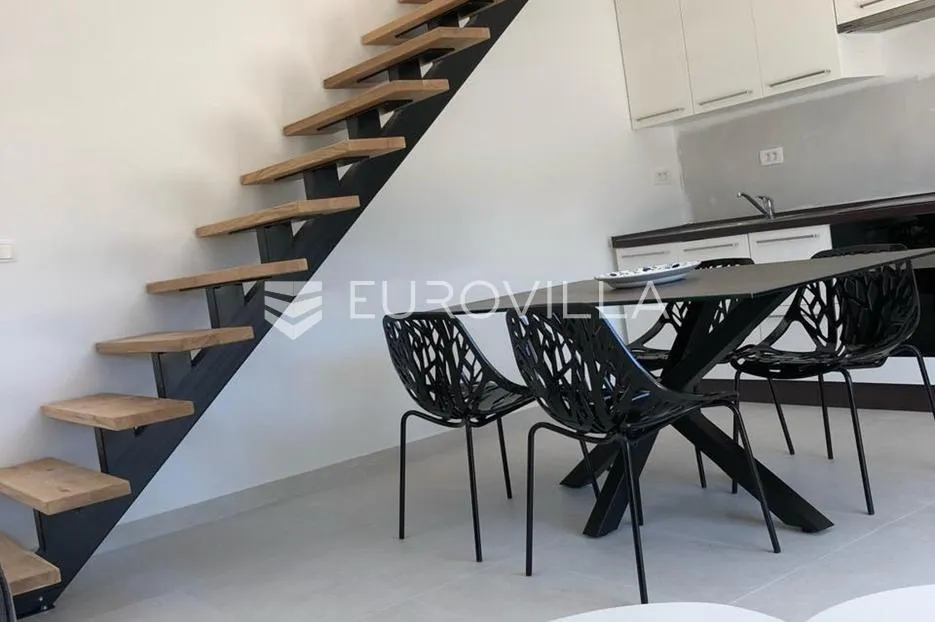 zadar, žman dvije moderne vile s bazenima 262 m² i građ zemljište s dozvolom za treću vilu - slika 14