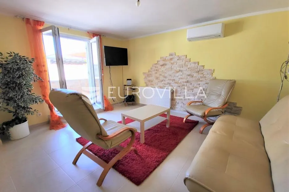 istra, okolica višnjana, apartmanska kuća 500 m² s bazenom i 4 stambene jedinice - slika 14