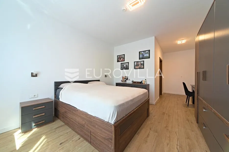 osijek, gornji grad/centar, moderan peterosoban stan 150 m² u novogradnji - slika 13