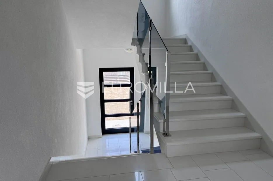 crikvenica, ekskluzivan trosoban stan 102,61 m², samo 50 m do mora, pogled na more - slika 22