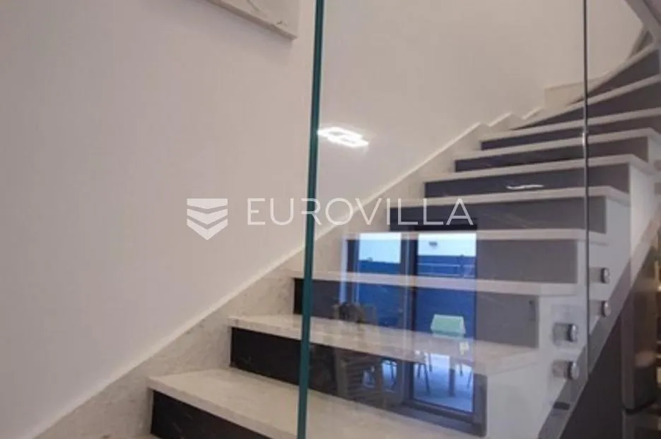 vir, atraktivan dvoetažni apartman s 3 spavaće sobe i pogledom na more - slika 18