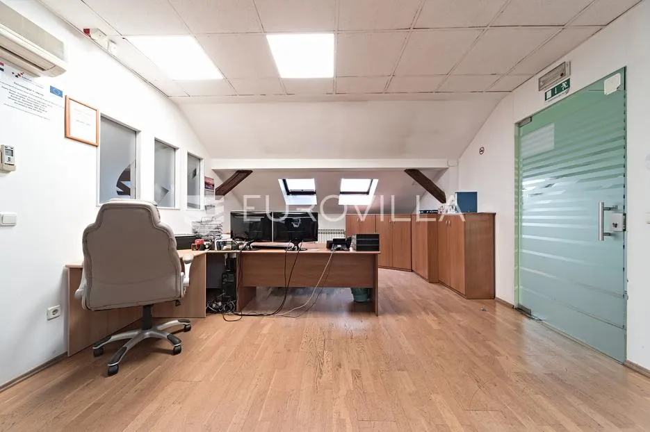 Osijek, Centar, PRODAJA, opremljeni poslovni prostor 154 m² - Gornji grad / Centar