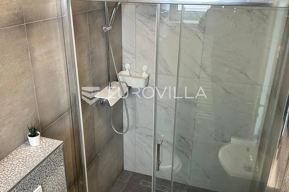 zagreb, malešnica, novogradnja, vrhunska moderna kuća 270 m² - slika 24