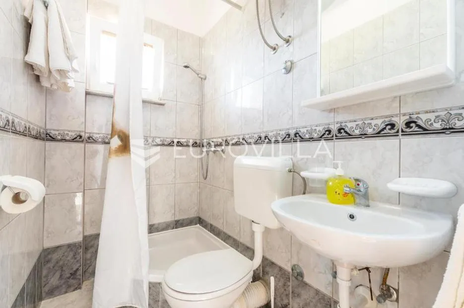 zečevo rogozničko, prekrasna apartmanska kuća s bazenom, 236 m² - slika 23