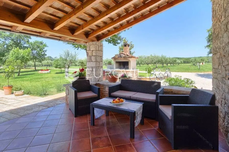 istra, bale, vila s bazenom na imanju od 30.000 m2 u osami - slika 15