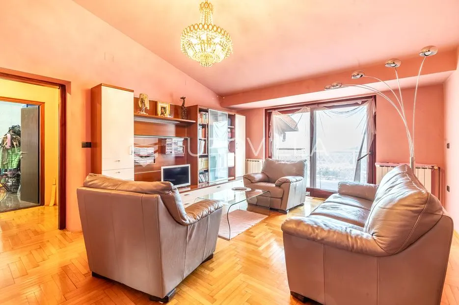 samobor, obiteljska kuća 553 m² na građevinskoj parceli 6985 m² s pogledom na grad - slika 8