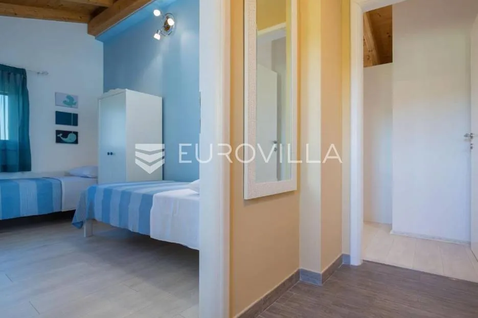 istra, fažana, villa sa bazenom i direktnim pogledom na fažanu i brijune - slika 32