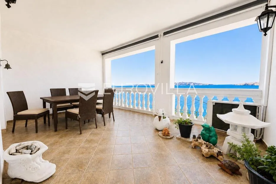 senj, četverosoban stan,155,85 m² s garžom i pogledom na more - slika 2