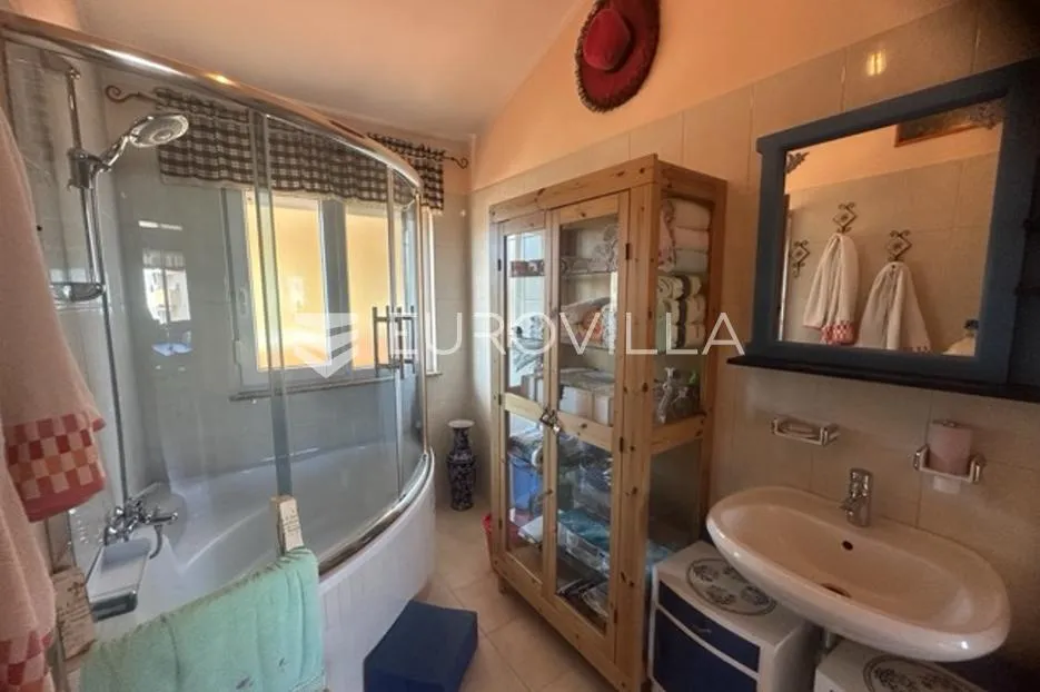 istra, ližnjan, šarmantan dvosobni stan nkp 48 m2 s pogledom more - slika 15