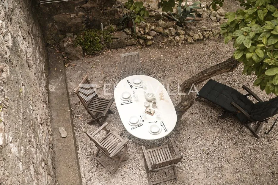 mali lošinj, susak, kamena kuća 70 m², kompletno adaptirana, vrt 56 m² - slika 11