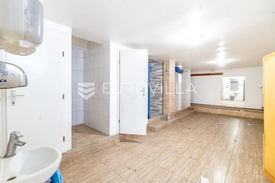 zagreb, sesvete, poslovni prostor na dvije etaže, 443,27 m² - slika 9