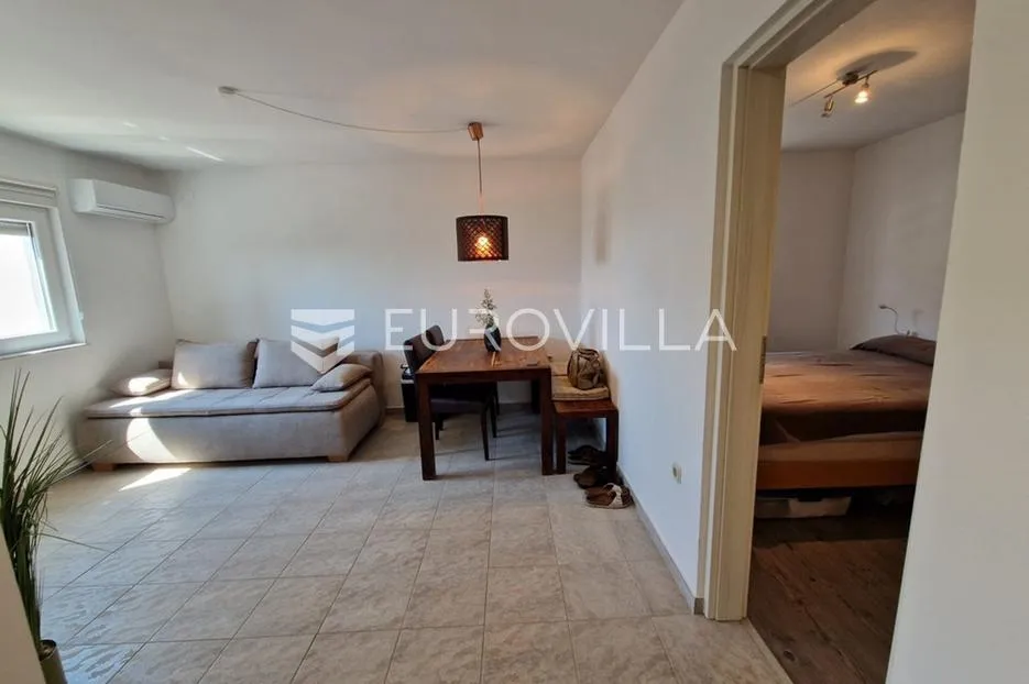 vir, apartman u prizemlju s terasom i vrtom - slika 15