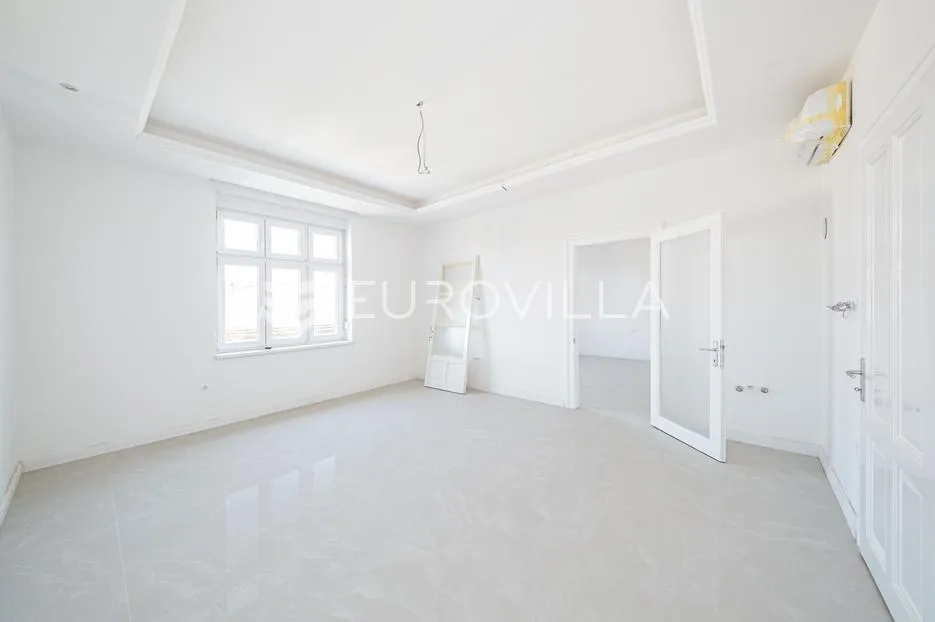 zagreb, donji grad, poslovni prostor 115 m2 na 2. katu s dizalom - slika 2