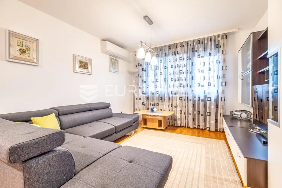 zagreb, trnje, prekrasan trosoban stan, dva garažna parking mjesta 92 m² - slika 2