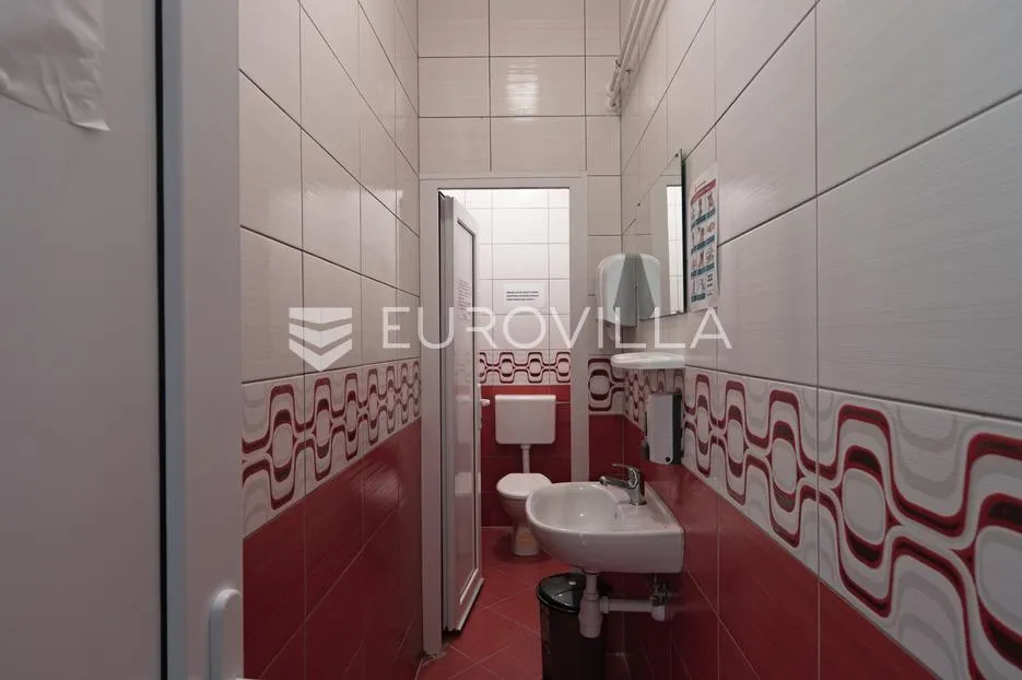 osijek, antunovac, novija poslova zgrada u industrijskoj zoni 1256 m² - slika 22