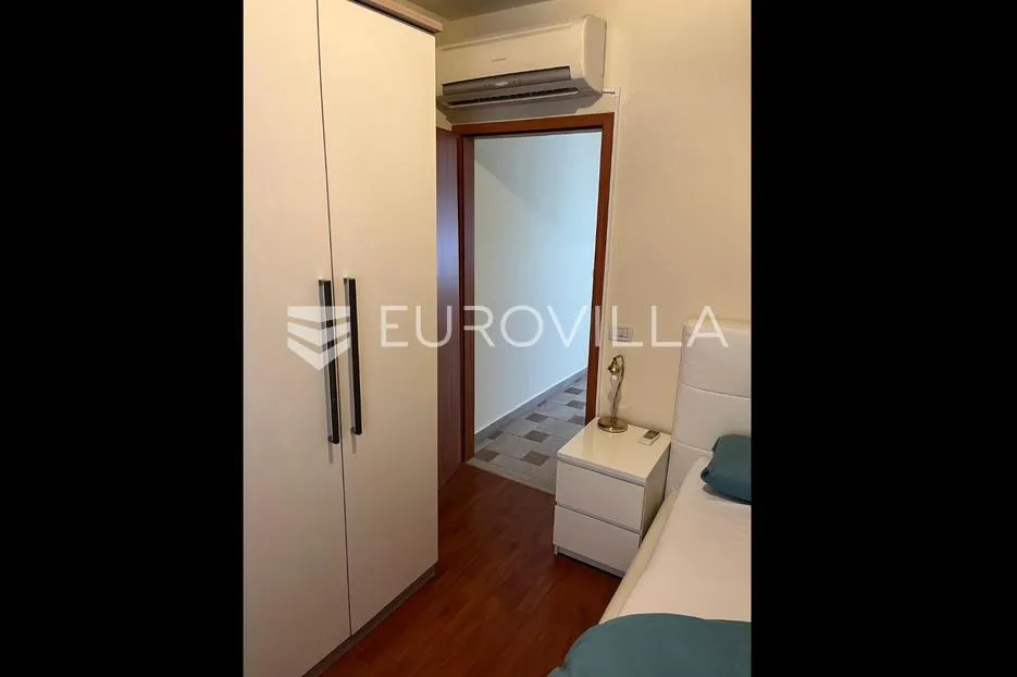 poreč, stan u centru grada 100m od mora - slika 4