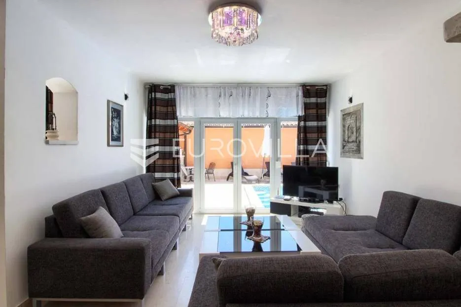 medulin, velika samostojeća kuća 360 m² s bazenom - slika 16