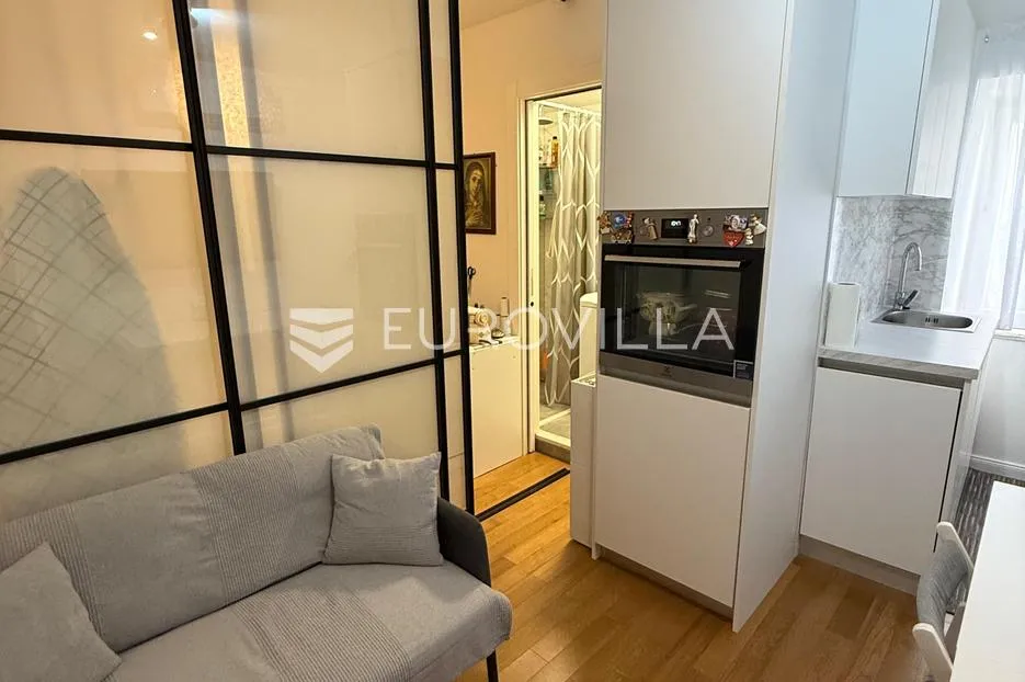split, centar, dvosoban stan studio apartman - slika 18