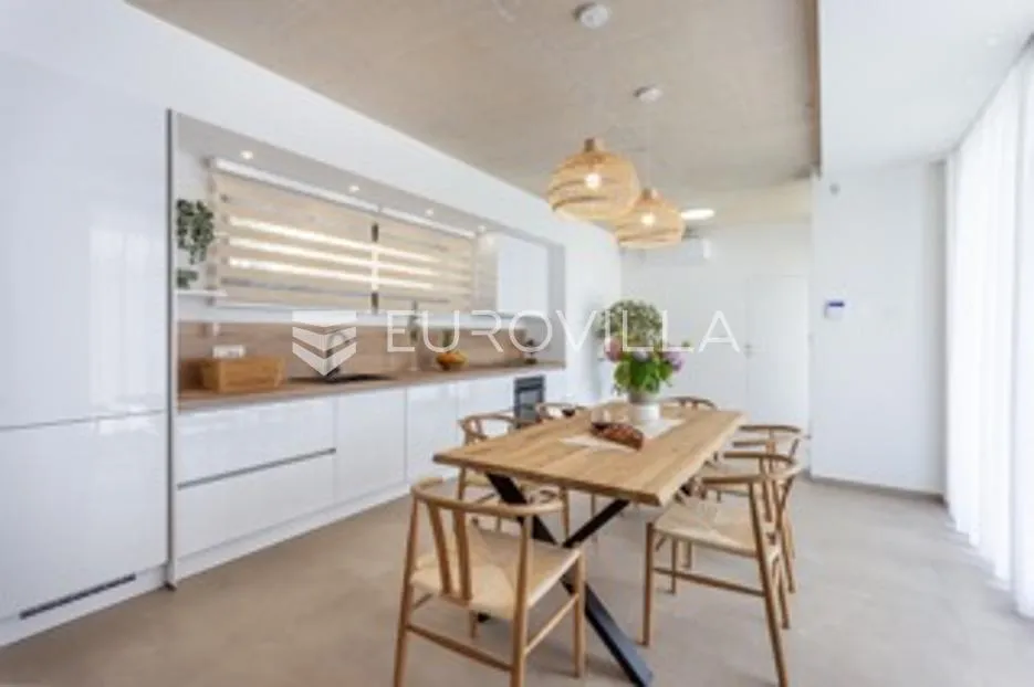 istra, smoljanci, kvalitetna i moderna samostojeća kuća, 208 m², grijani bazen 40 m² - slika 25