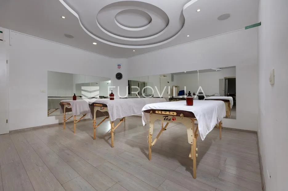 opatija, volosko, reprezentativan poslovni prostor, terasa 100 m² - slika 6