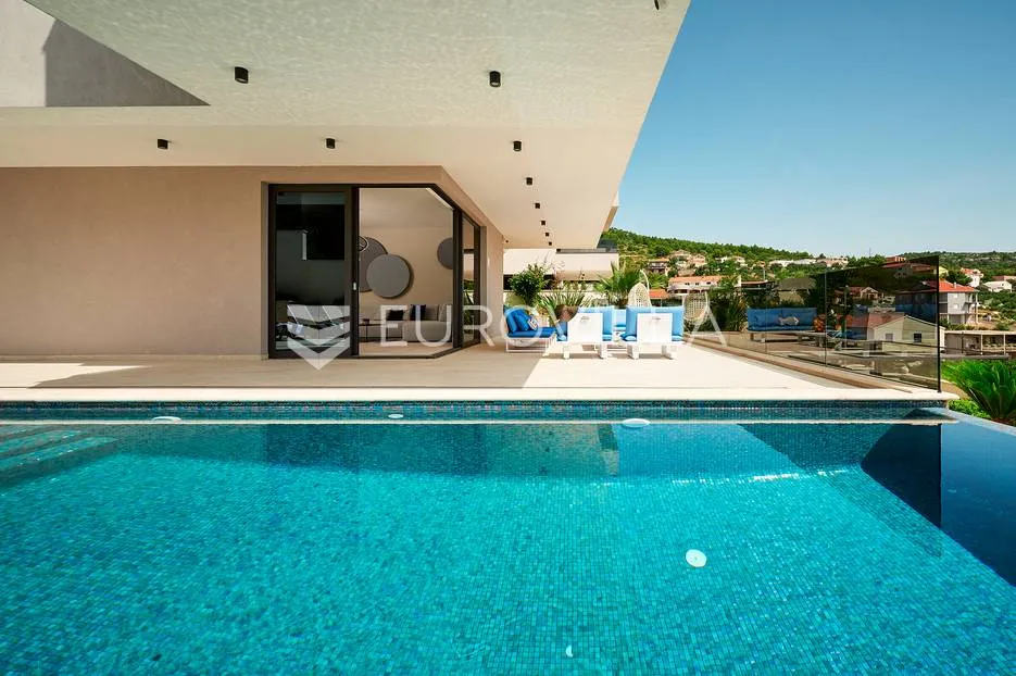 trogir - marina, luksuzna vila s bazenom i wellnessom - slika 4