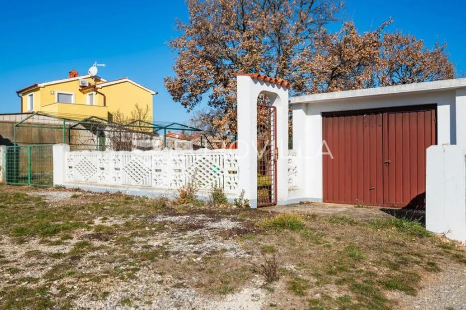 istra, barbariga, građevinsko zemljište 400m2 s postojećom garažom - slika 2