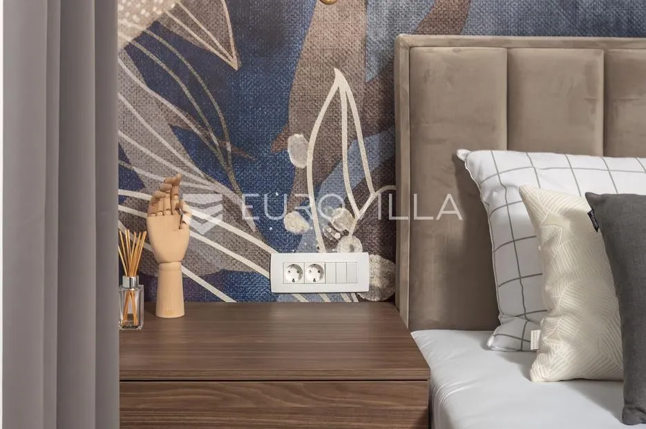 rijeka, centar, novouređen luksuzan stan 100 m² s tri apartmana - slika 8