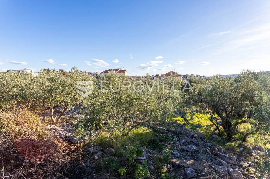 seget donji, građevinsko zemljište površine 1592 m² - slika 4