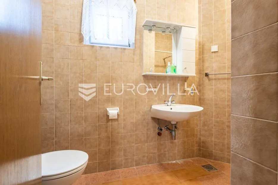 omiš, duće, prostrani dvosoban stan, 95,20 m² - slika 5