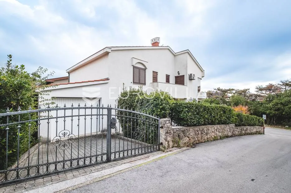 otok krk, grad krk, izvanredna kuća u prvom redu do mora nkp 260 m2 - slika 42