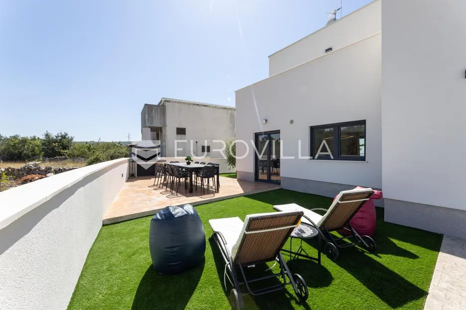 primošten, prekrasna vila s bazenom i pogledom na more, 311,56 m² - slika 35