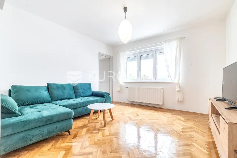 Zagreb, Trešnjevka novouređen trosoban stan 70 m² parking, prvi najam