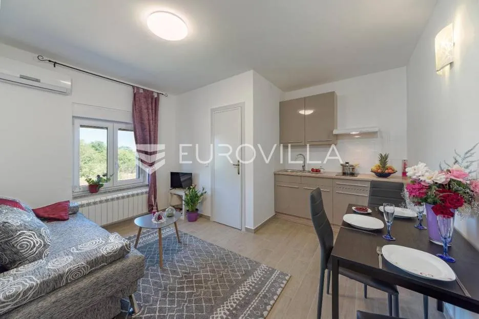 pula, apartmanska kuća na izoliranoj lokaciji - slika 35