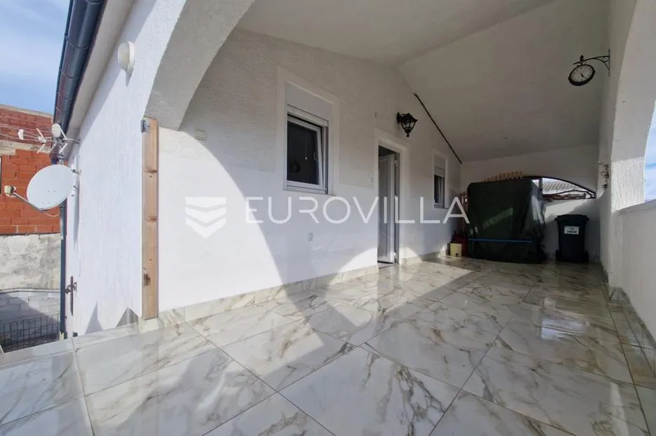 vir, apartman s prostranom terasom i dvije spavaće sobe na odličnoj lokaciji - slika 22