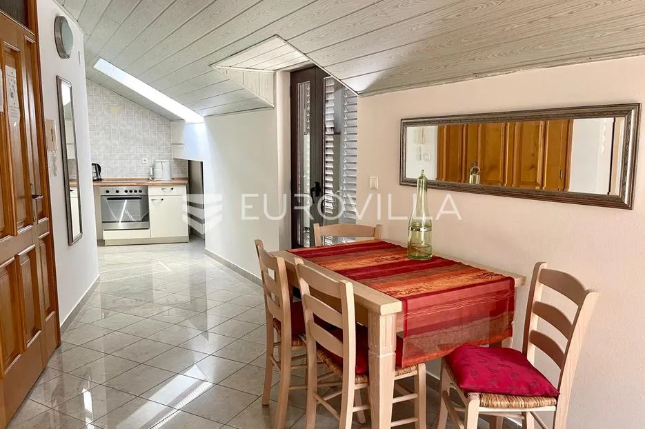 crikvenica, kuća sa 4 apartmana i 2 poslovna prostora, centar, pogled na more - slika 28