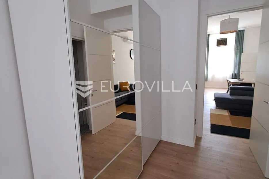 zagreb, palmotićeva, moderan četverosoban stan 88 m² - slika 13