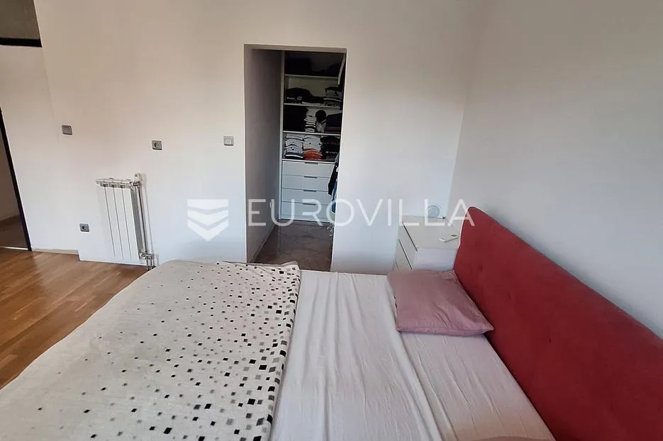 karlovac, luščić, kuća 345 m², novouređena, odlična lokacija - slika 11