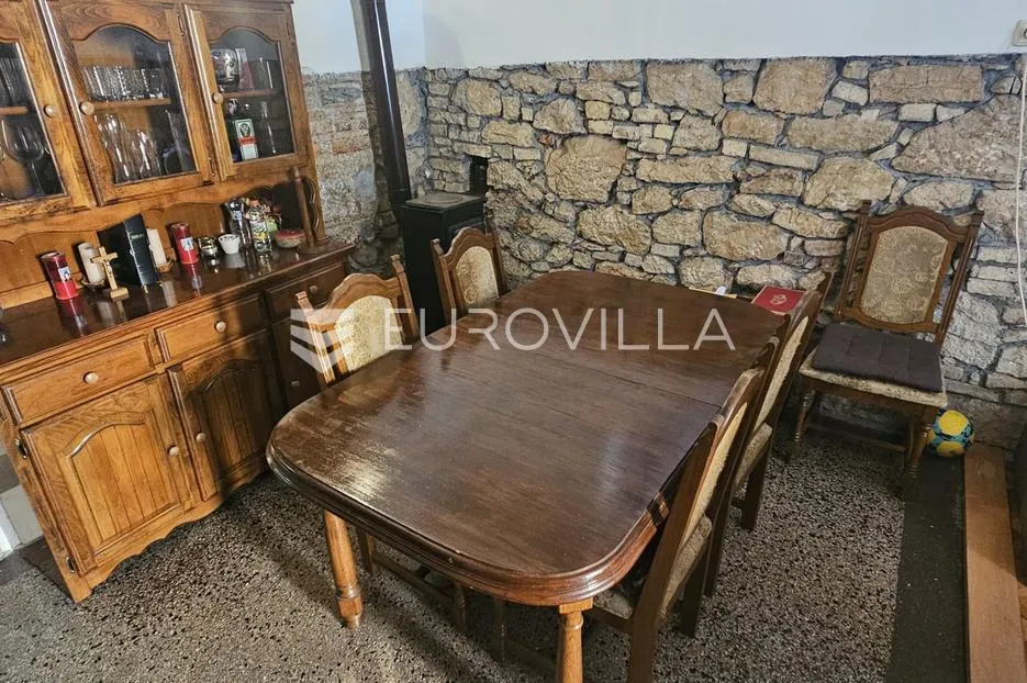 Rijeka, stan s potencijalom u centru grada – 104,90 m² na 1. katu