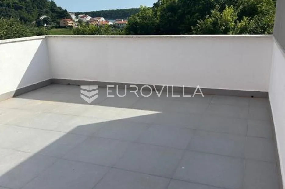 otok rab, palit, dvoetažni apartman s velikom terasom, 400 m od mora - slika 11