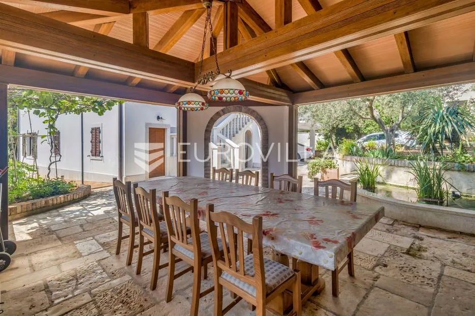 istra, umag - unikatna villa nkp 400 m2 na svega 30 m od mora - slika 22