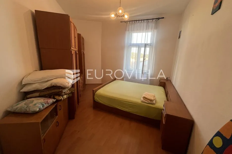 pula, kaštanjer stan u starogradnji 65 m2 - slika 5