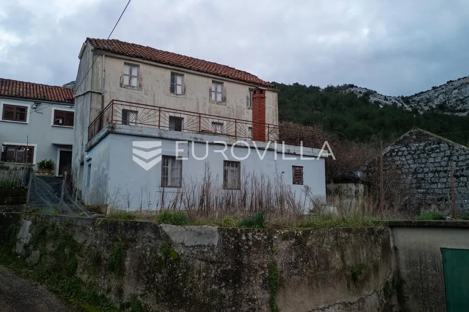 Pelješac, Putnikovići, obiteljska kuća za obnovu - Tomislavovac, Ston
