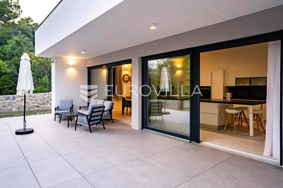 otok rab, palit, luksuzna vila s 5000 m² okućnice - slika 9