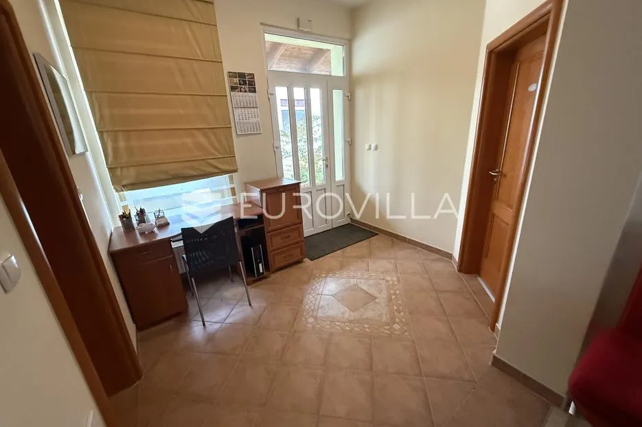 osijek, centar grada, na prodaju kuća površine 123 m² u staroj gradskoj jezgri - slika 16