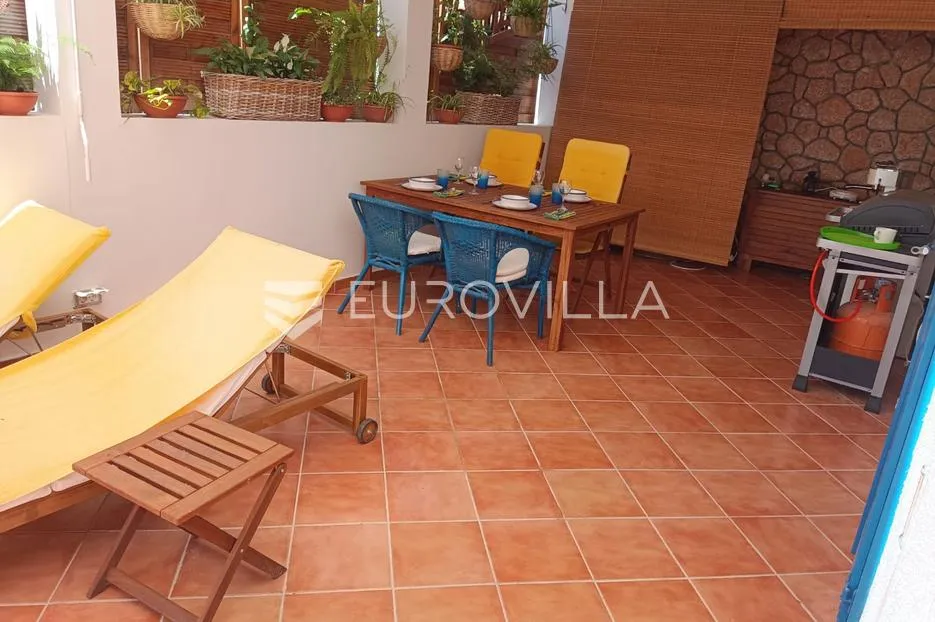 hvar, lijepa kuća na južnoj strani otoka 1.red uz more - slika 8