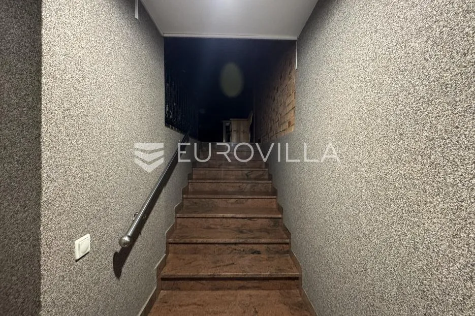 đakovo, centar, luksuzna kuća 470 m2 na izuzetnoj lokaciji - slika 42